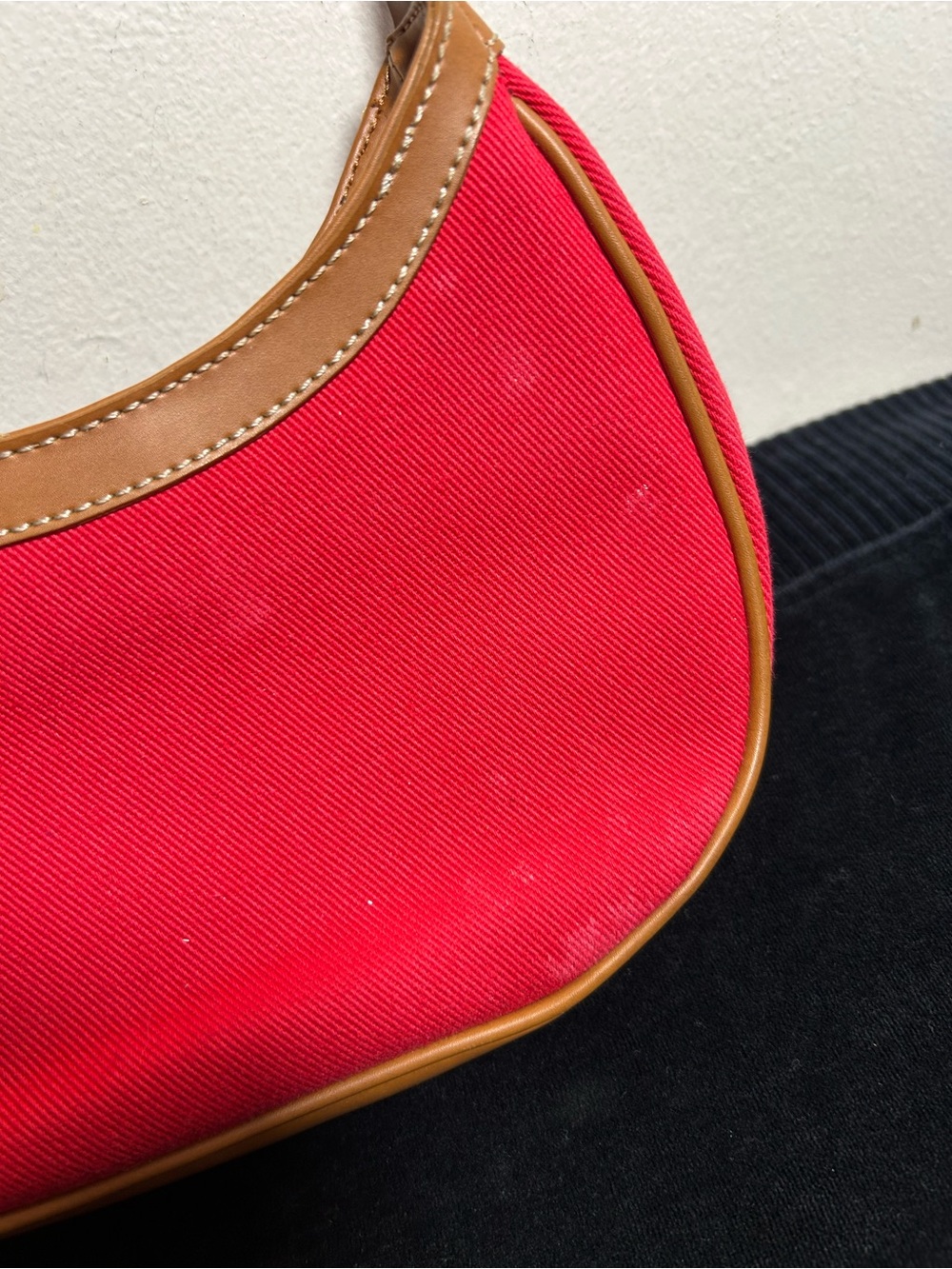 Fossil Red Canvas Shoulder Bag with Tan Leather Trim - Women - Picture 3 of 4